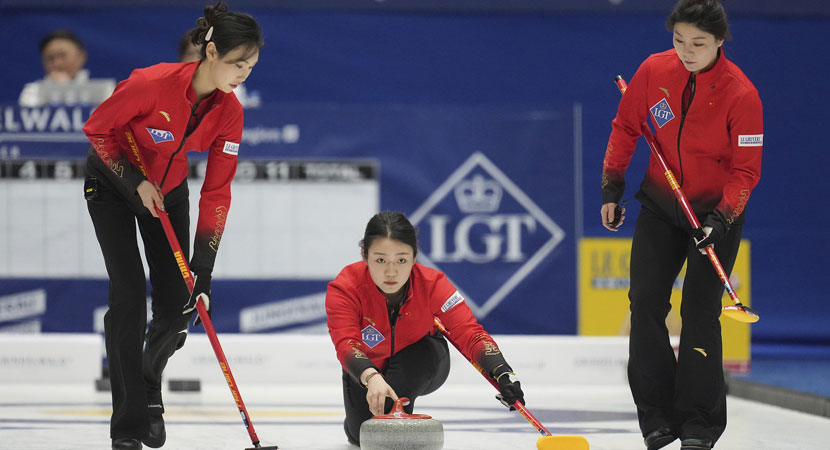 梅西再创纪录引全场欢呼