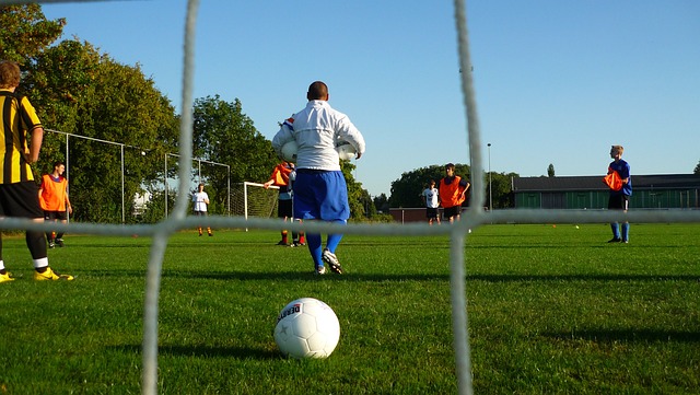 攻入里昂队史欧战第500球，托利索上演职业生涯首次帽子戏法